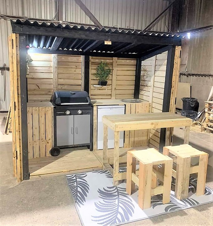 wood pallet outdoor kitchen ideas (1)
