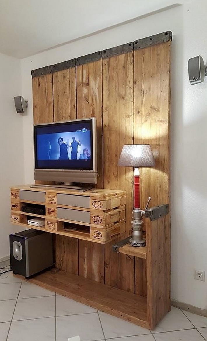 wooden pallet recycled tv stand