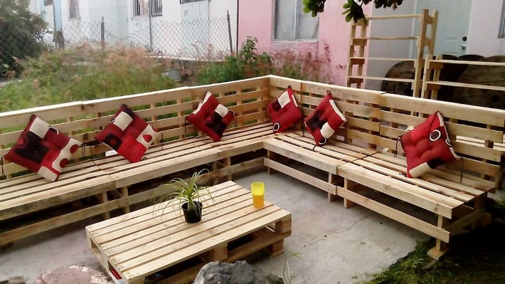 outdoor pallets made furniture