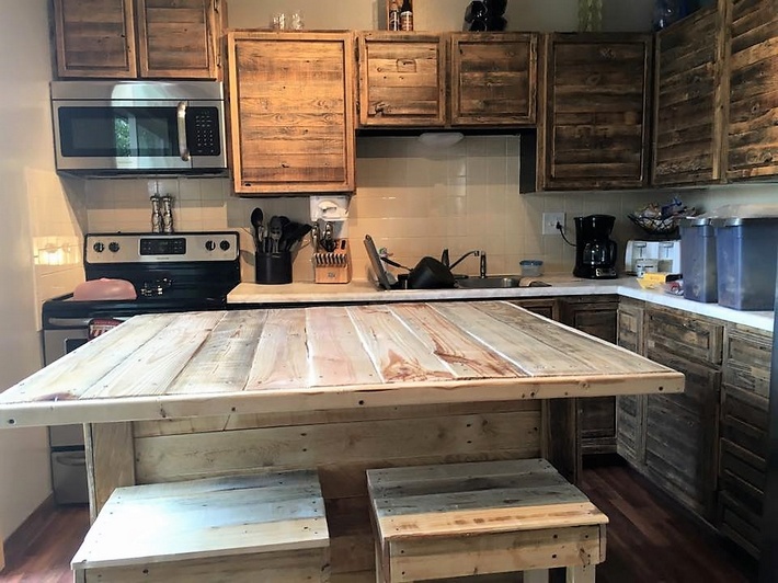 pallet-works-in-kitchen