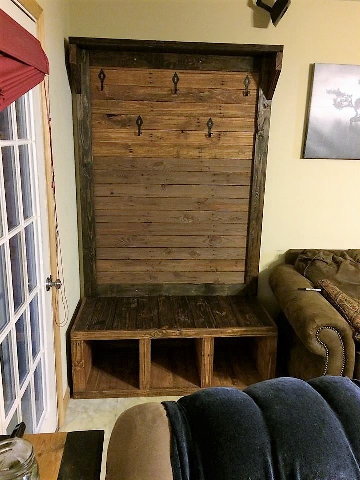 2-pallet-hallway-tree