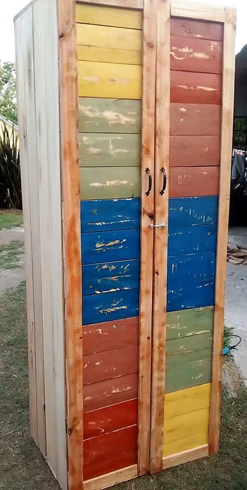 pallets made rustic closet