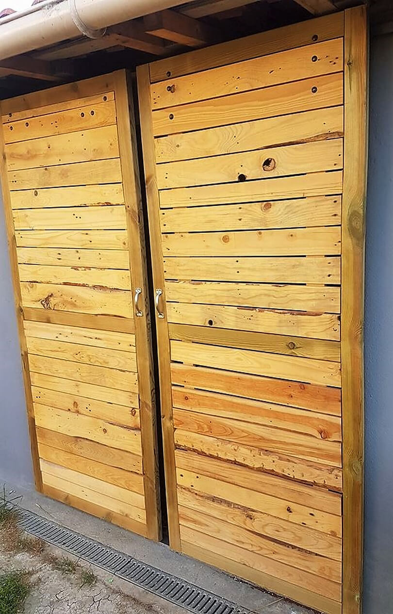 recycled wood pallet door