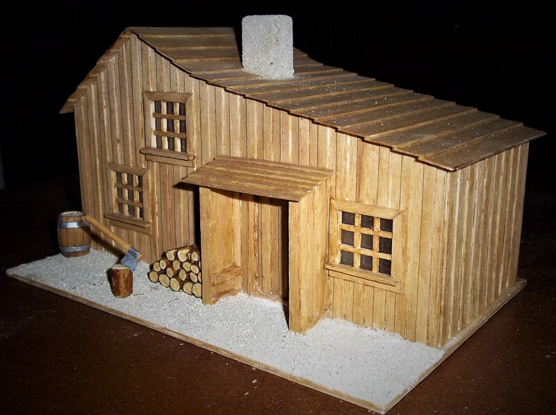 little house made with pallet fruit crates