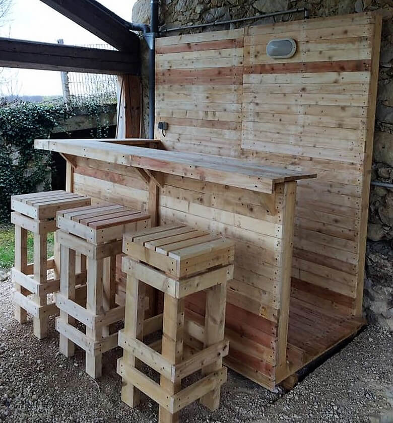 recycled wood pallet bar