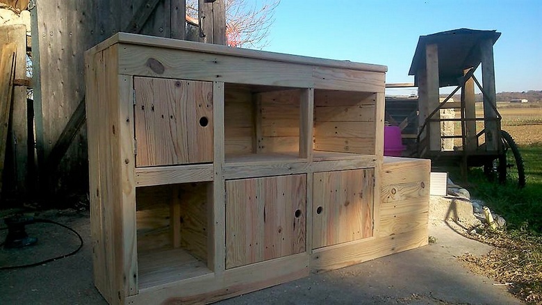 wooden pallet entryway furniture