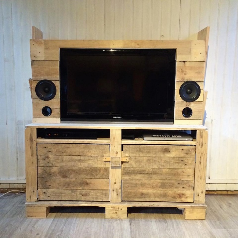 wooden pallet tv stand plan