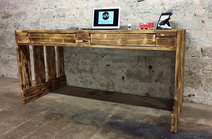 recycled pallet entryway table