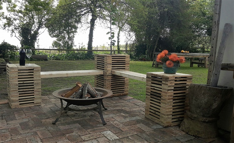 1 garden decor art with pallets