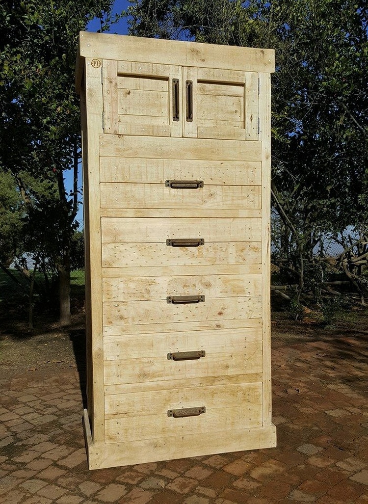 1 pallet closet with drawers