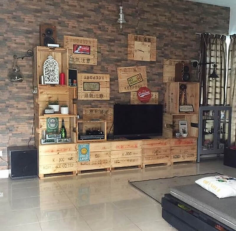 pallet media console