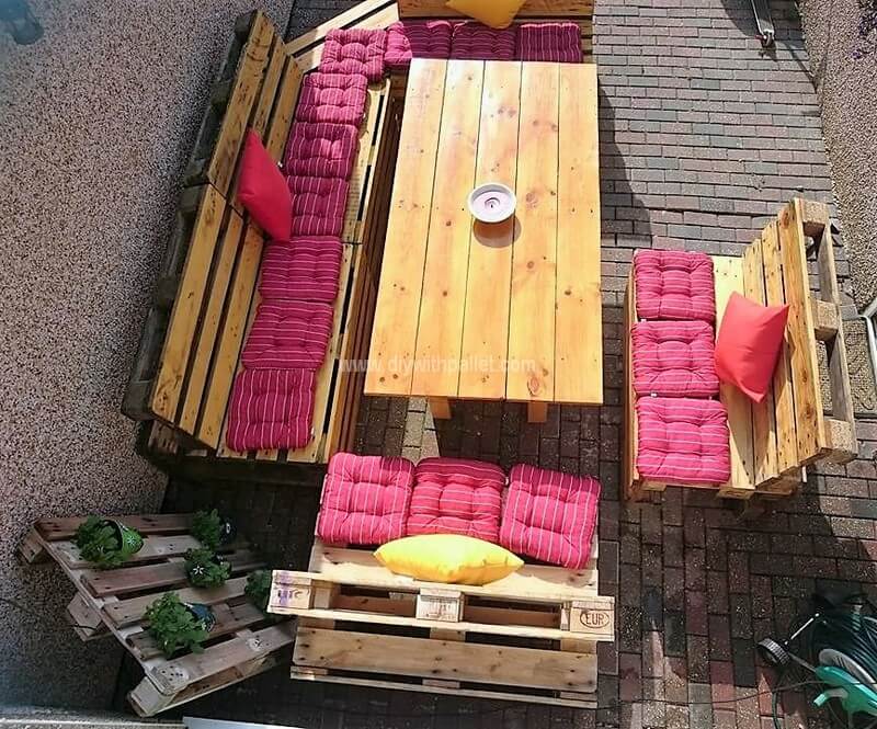 pallet wood outdoor furniture