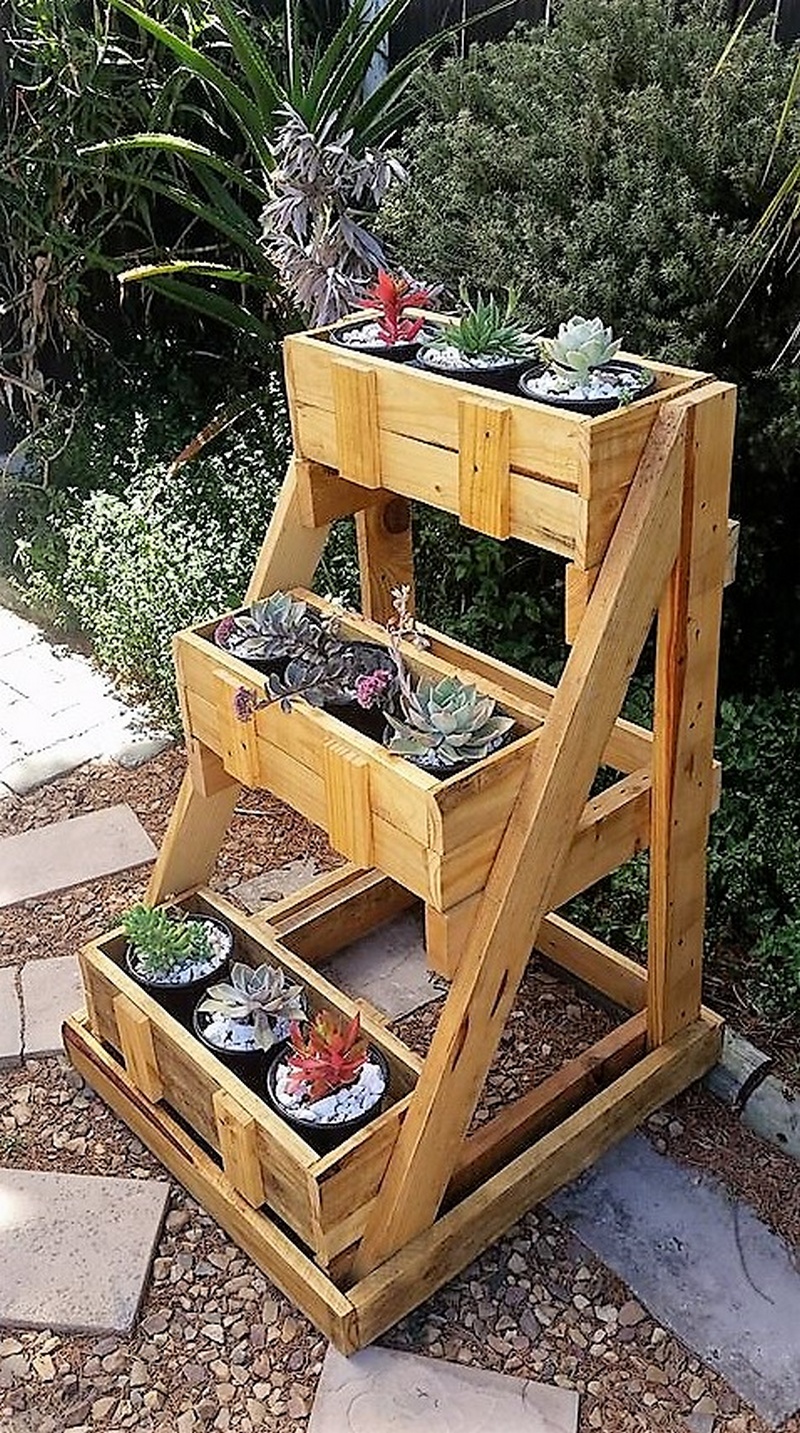 pallets 3 tier planter stand