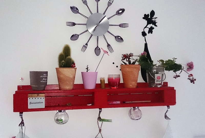 pallet wood shelf