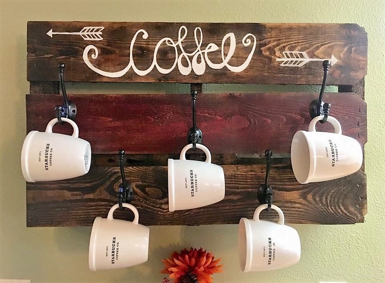 pallet kitchen shelving idea