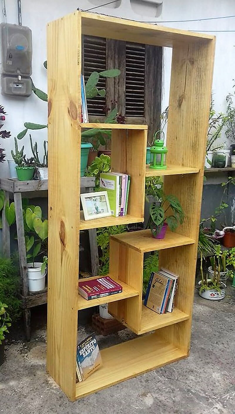 pallet book shelf idea