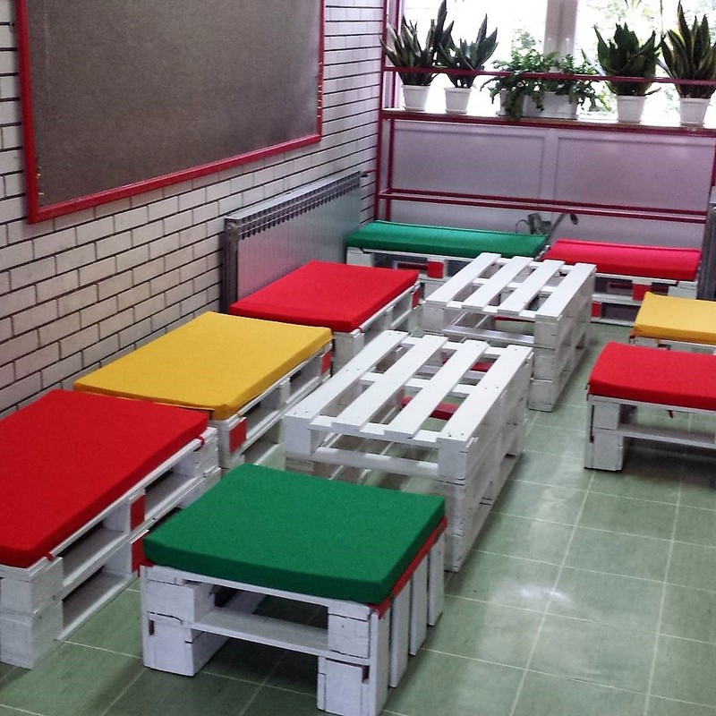 recycled pallets ideas (35)