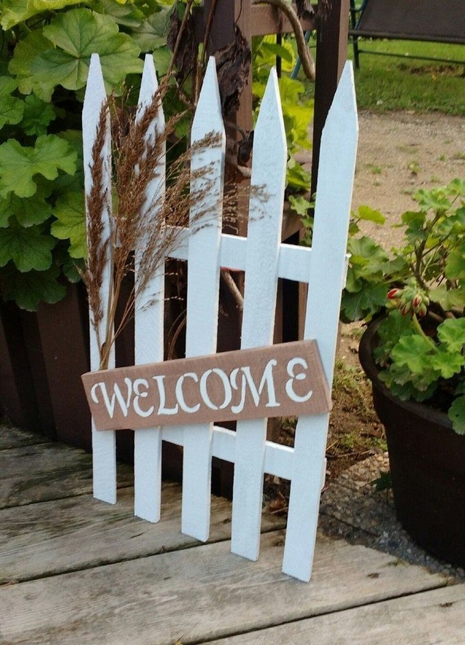 DIY pallet welcome stand ideas (5)