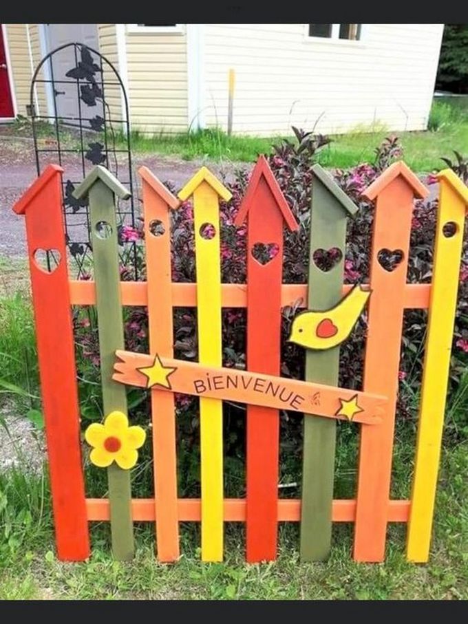 DIY pallet welcome stand ideas (7)