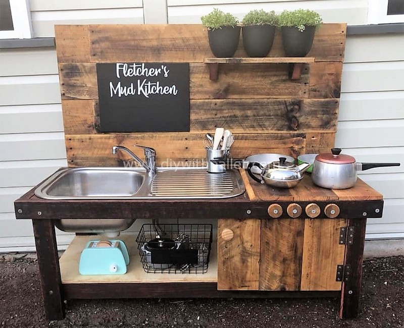 wood pallets mud kitchen
