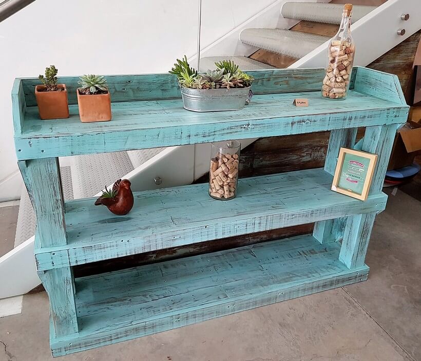 pallet rustic entryway table idea