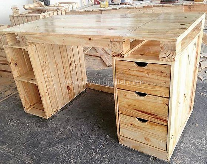rustic pallet desk