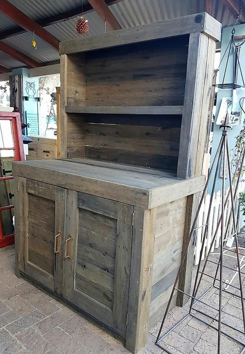 pallet storage console