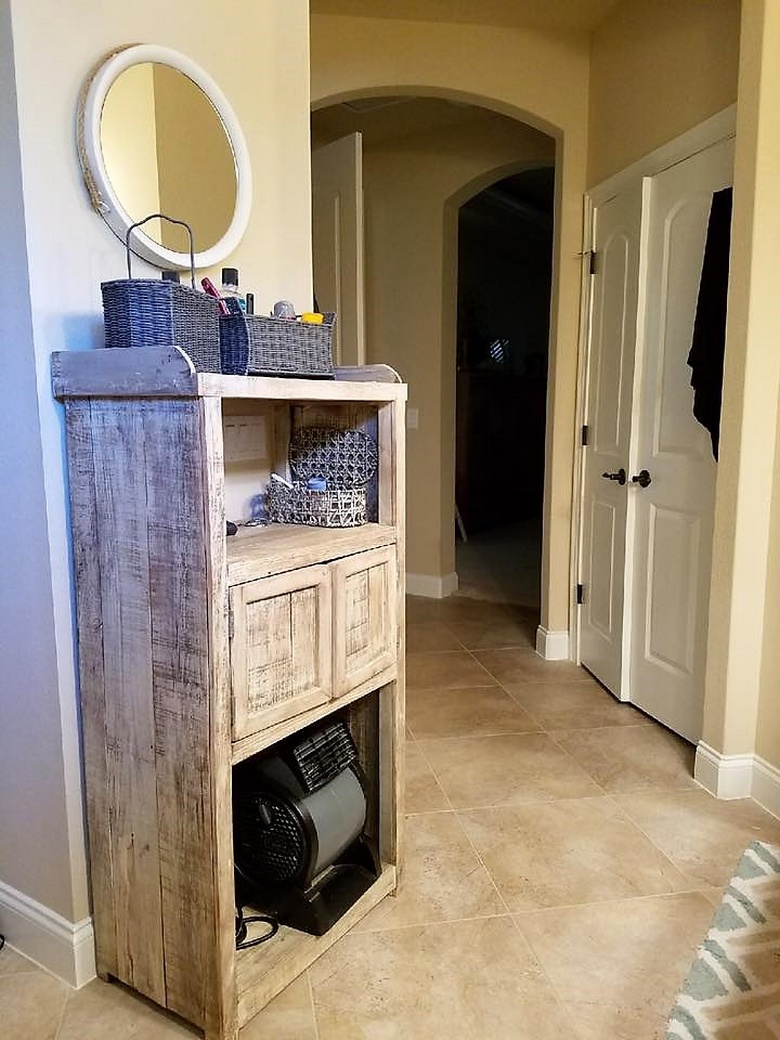 pallet shelving idea