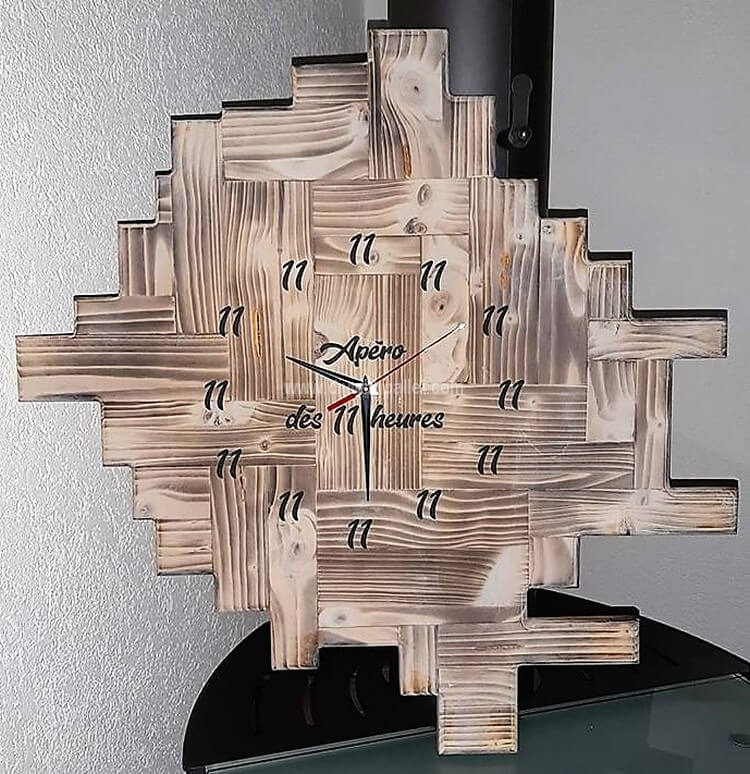 wood pallet clock art