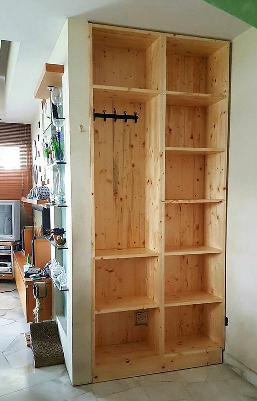 recycled pallet wardrobe