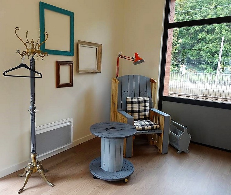 recycled pallet furniture idea
