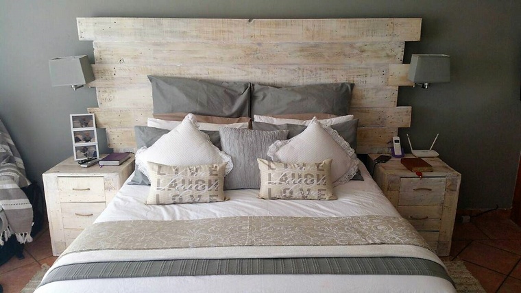 wood pallet headboard