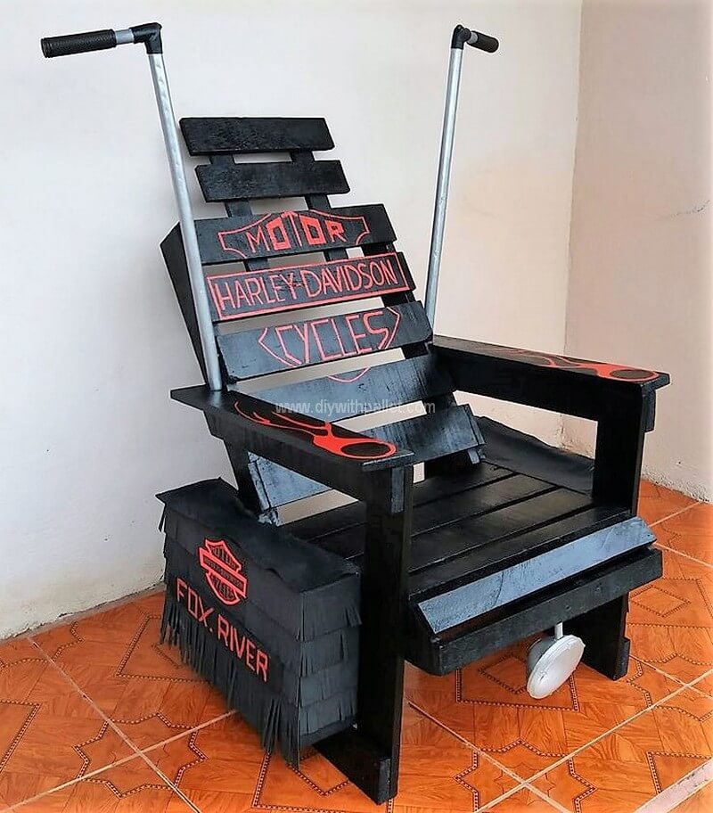 reused wood pallets table